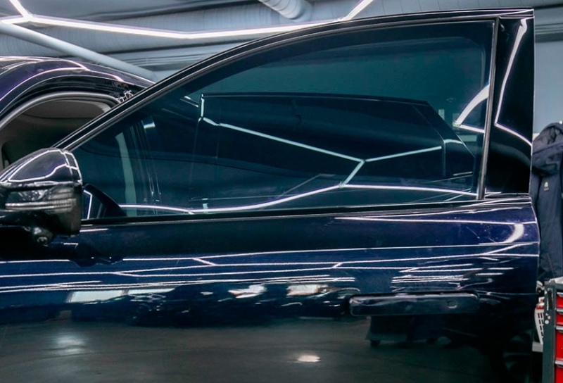 Электронная тонировка автомобильных стекол: современное решение для безопасности и комфорта при любых условиях эксплуатации