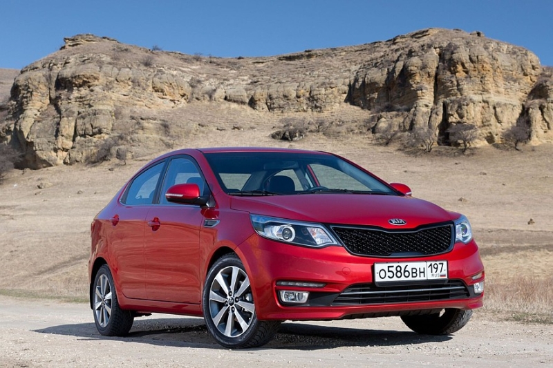 Выбираем седан B-класса с пробегом за миллион рублей: почти спорткар и ящик для рассады