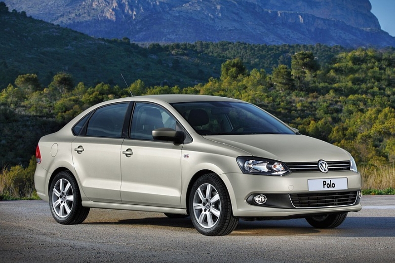 Выбираем седан B-класса с пробегом за миллион рублей: почти спорткар и ящик для рассады