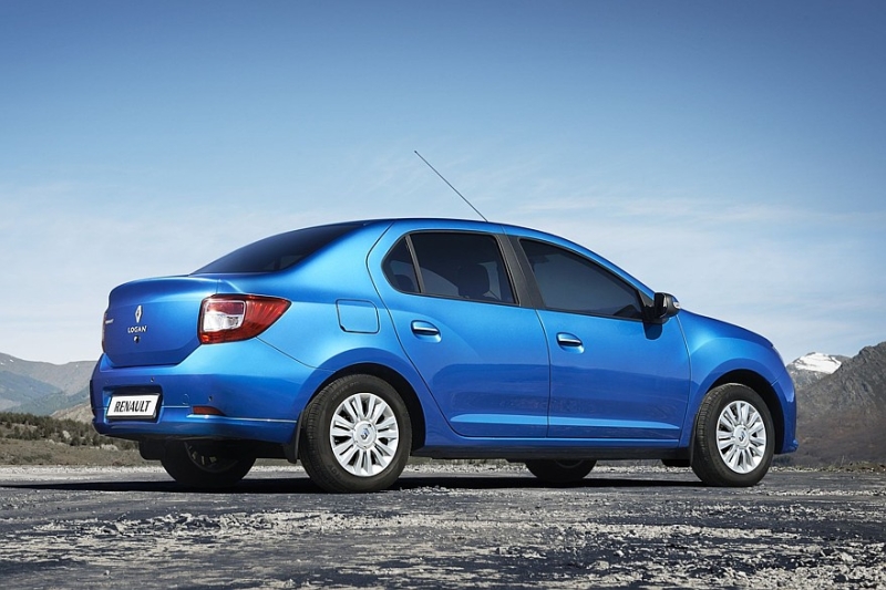 Выбираем седан B-класса с пробегом за миллион рублей: почти спорткар и ящик для рассады