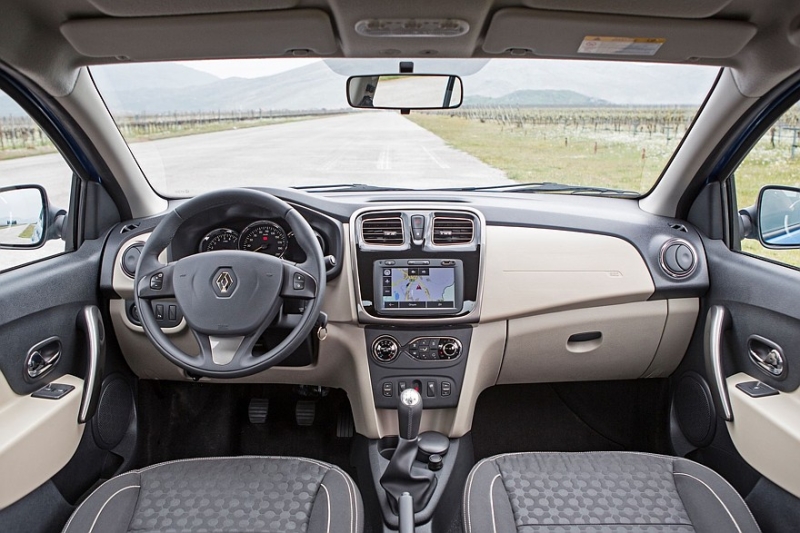 Выбираем седан B-класса с пробегом за миллион рублей: почти спорткар и ящик для рассады