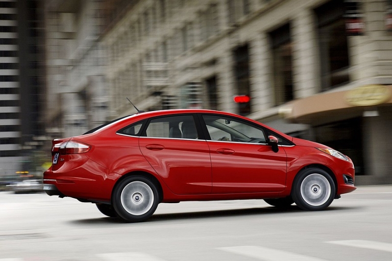 Выбираем седан B-класса с пробегом за миллион рублей: почти спорткар и ящик для рассады