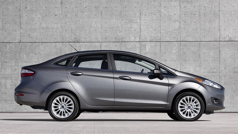 Выбираем седан B-класса с пробегом за миллион рублей: почти спорткар и ящик для рассады