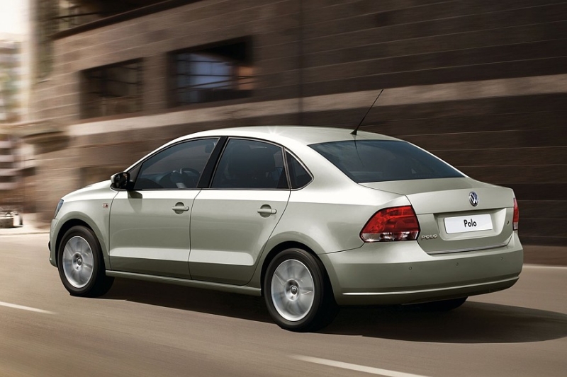 Выбираем седан B-класса с пробегом за миллион рублей: почти спорткар и ящик для рассады