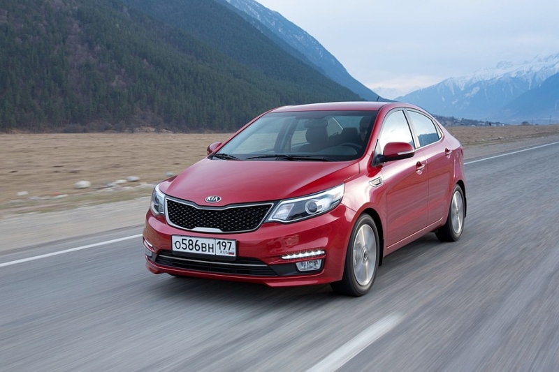 Выбираем седан B-класса с пробегом за миллион рублей: почти спорткар и ящик для рассады