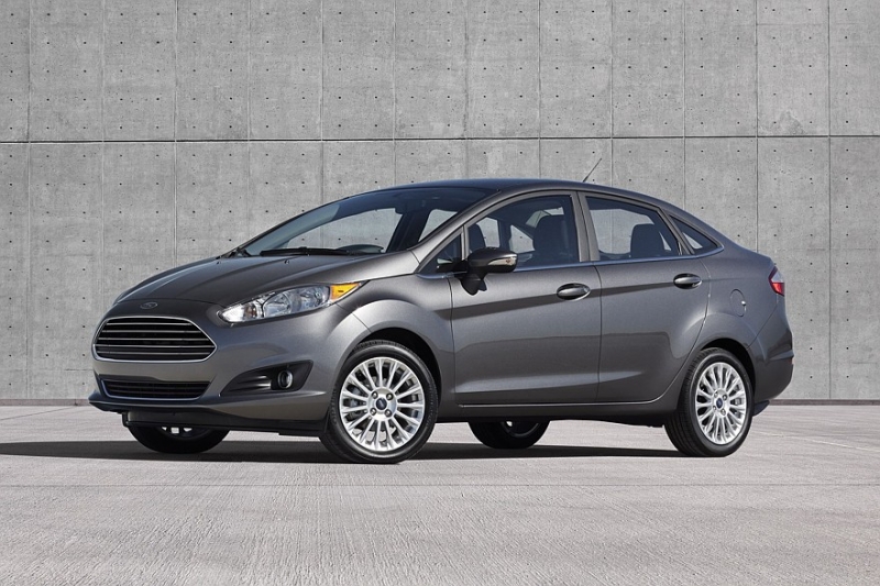 Выбираем седан B-класса с пробегом за миллион рублей: почти спорткар и ящик для рассады