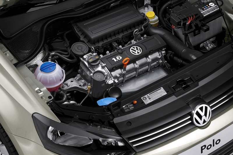 Выбираем седан B-класса с пробегом за миллион рублей: почти спорткар и ящик для рассады