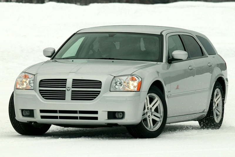 Выбираем универсал Е-класса с пробегом за миллион рублей: тормоза по цене машины, а счастья нет