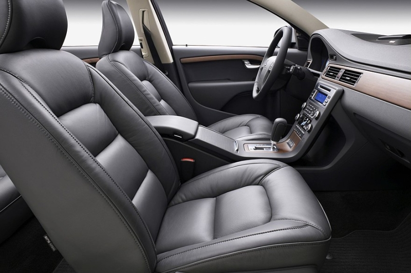 Выбираем универсал Е-класса с пробегом за миллион рублей: тормоза по цене машины, а счастья нет