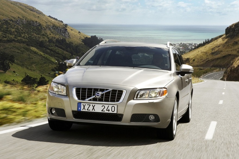 Выбираем универсал Е-класса с пробегом за миллион рублей: тормоза по цене машины, а счастья нет