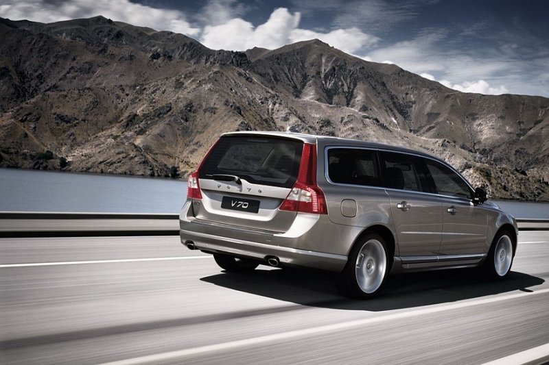 Выбираем универсал Е-класса с пробегом за миллион рублей: тормоза по цене машины, а счастья нет