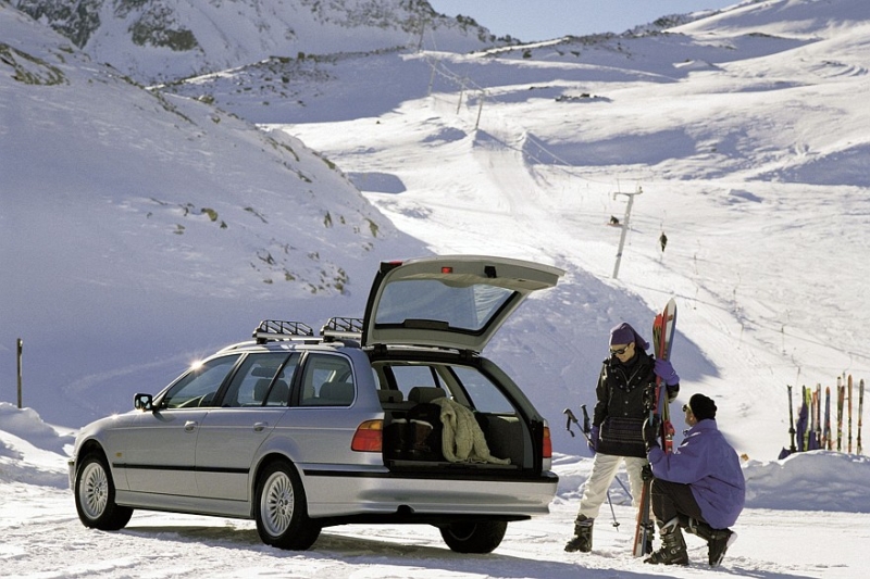 Выбираем универсал Е-класса с пробегом за миллион рублей: тормоза по цене машины, а счастья нет