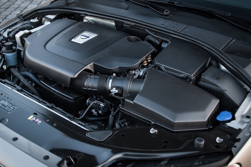 Выбираем универсал Е-класса с пробегом за миллион рублей: тормоза по цене машины, а счастья нет