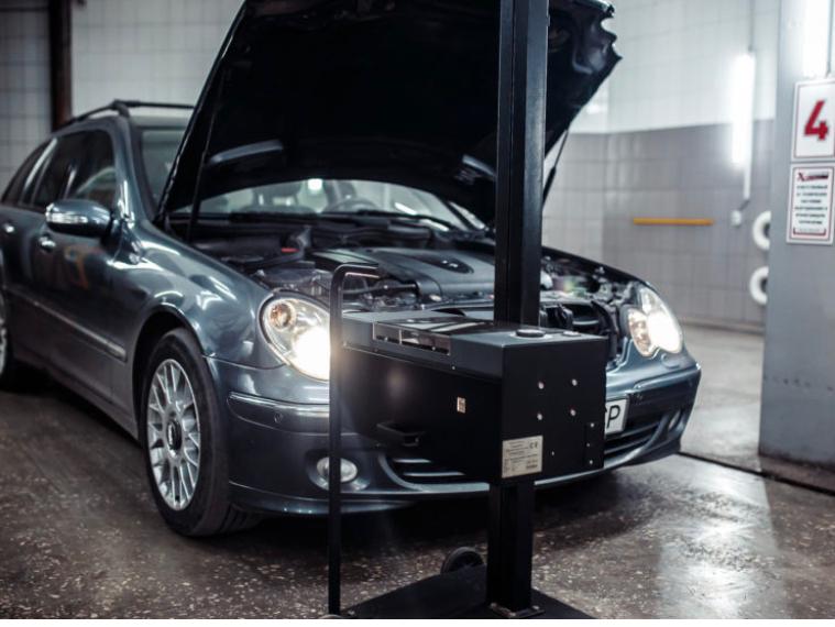 Регулировка света фар на стенде: важность правильной настройки для безопасности и комфорта