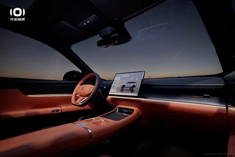 Новый кроссовер Changan Qiyuan C798: рассекречен интерьер