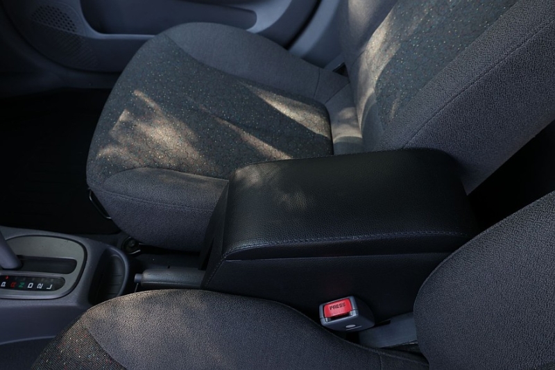 Hyundai Accent II (LC) с пробегом: дыра из арки в салон и электрика, в которой нечему ломаться