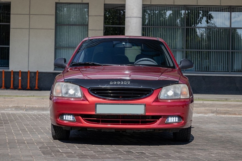 Hyundai Accent II (LC) с пробегом: дыра из арки в салон и электрика, в которой нечему ломаться