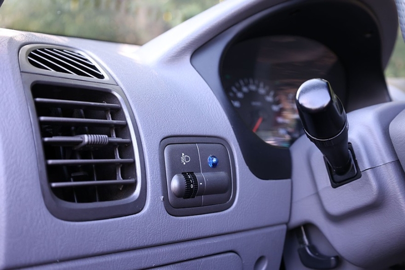 Hyundai Accent II (LC) с пробегом: дыра из арки в салон и электрика, в которой нечему ломаться