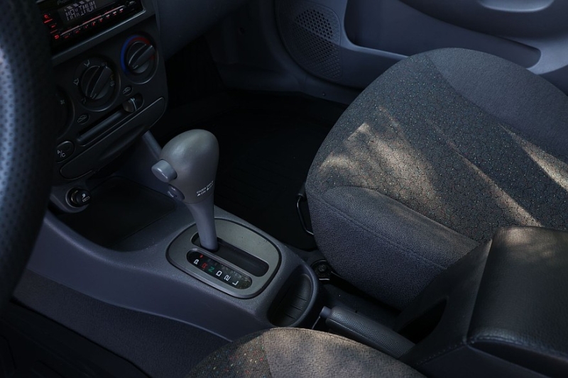 Hyundai Accent II (LC) с пробегом: дыра из арки в салон и электрика, в которой нечему ломаться