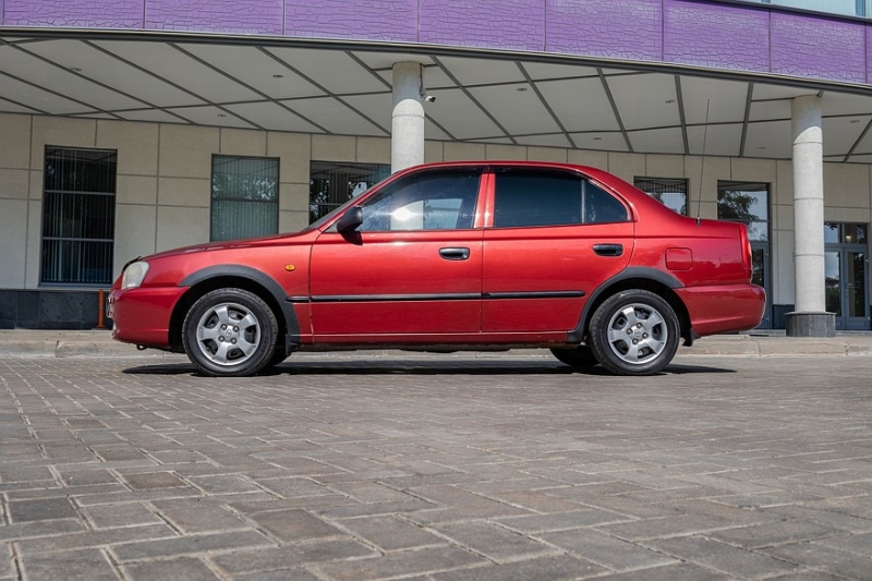 Hyundai Accent II (LC) с пробегом: дыра из арки в салон и электрика, в которой нечему ломаться