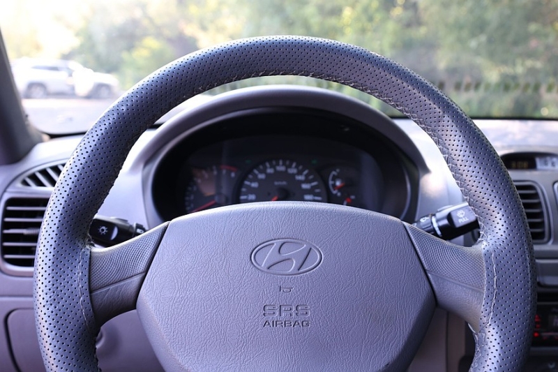 Hyundai Accent II (LC) с пробегом: дыра из арки в салон и электрика, в которой нечему ломаться