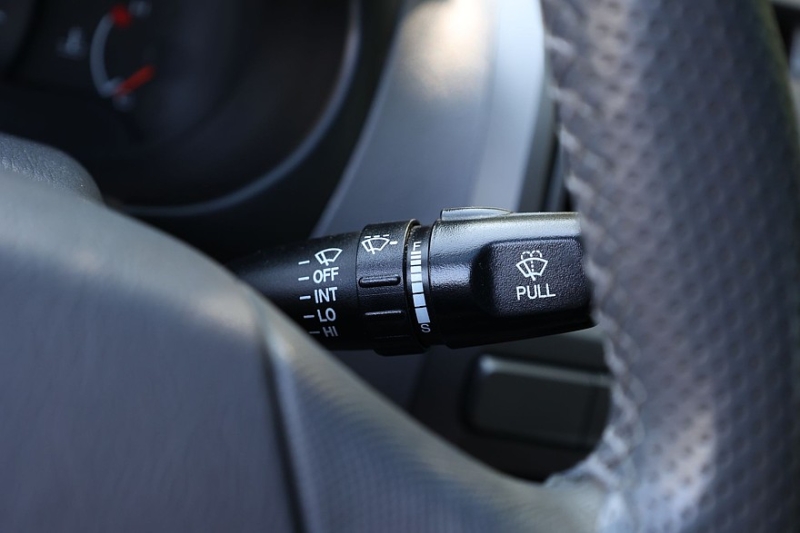 Hyundai Accent II (LC) с пробегом: дыра из арки в салон и электрика, в которой нечему ломаться