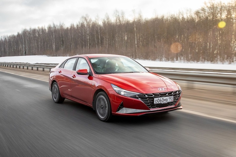 Выбираем седан С-класса с пробегом за 2 миллиона рублей: вариаторов много, моторов мало