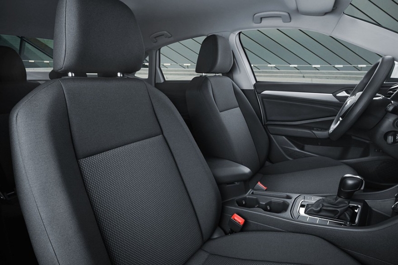 Выбираем седан С-класса с пробегом за 2 миллиона рублей: вариаторов много, моторов мало