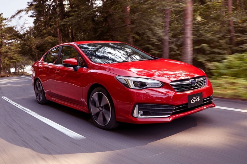 Выбираем седан С-класса с пробегом за 2 миллиона рублей: вариаторов много, моторов мало