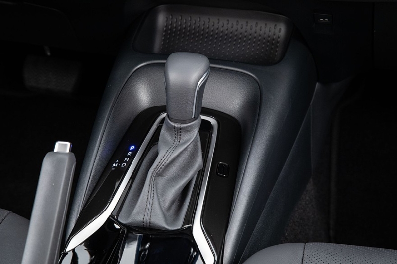 Выбираем седан С-класса с пробегом за 2 миллиона рублей: вариаторов много, моторов мало