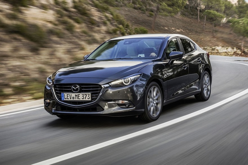 Выбираем седан С-класса с пробегом за 2 миллиона рублей: вариаторов много, моторов мало