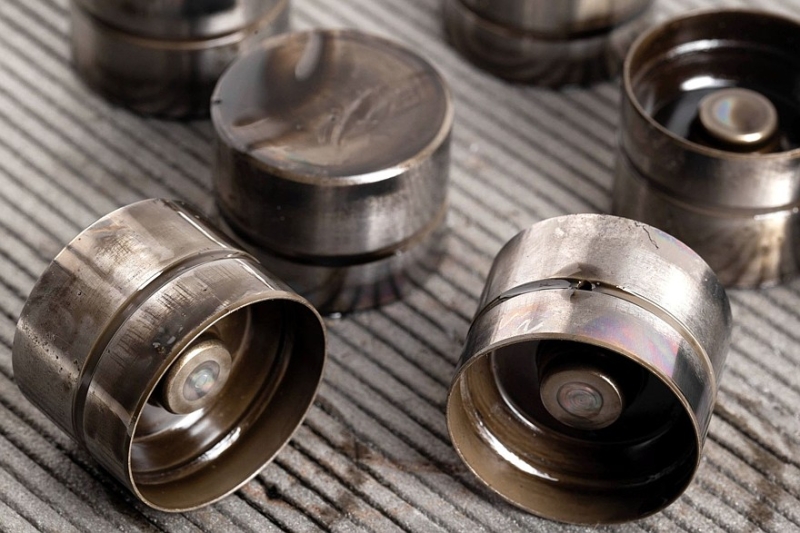 Гудение, стук, свист, хруст: какие звуки неисправности автомобиля можно услышать самому