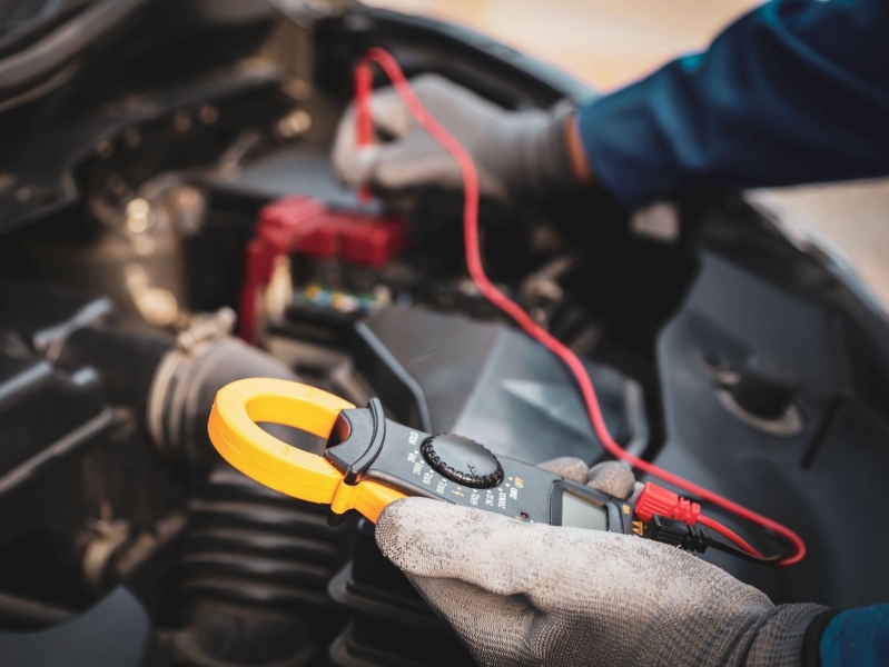 Как проверить заряд аккумулятора: методы и советы