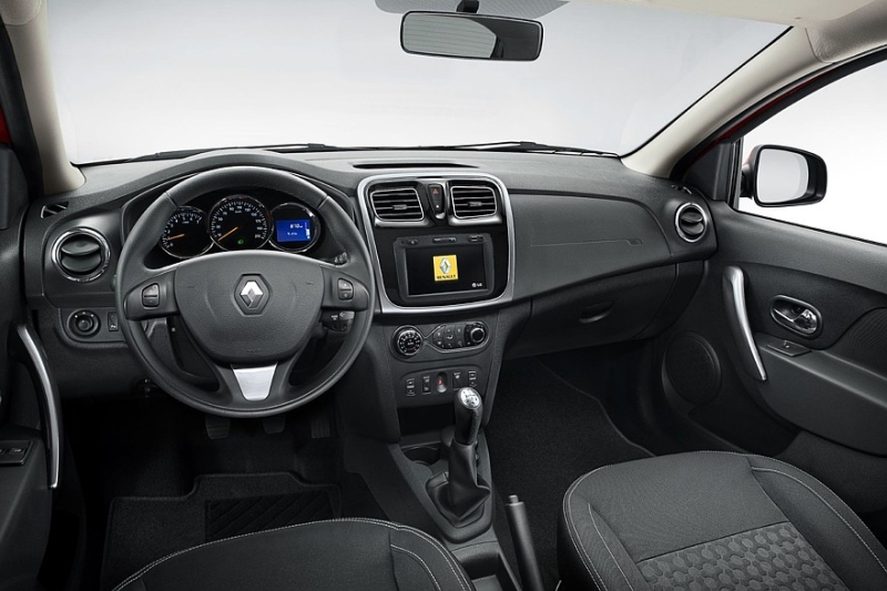 Выбираем хэтчбек B-класса с пробегом за 1,5 миллиона рублей: моторы – одни, коробки – разные