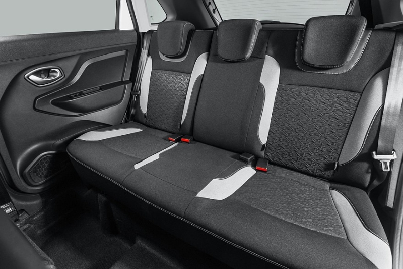 Выбираем хэтчбек B-класса с пробегом за 1,5 миллиона рублей: моторы – одни, коробки – разные