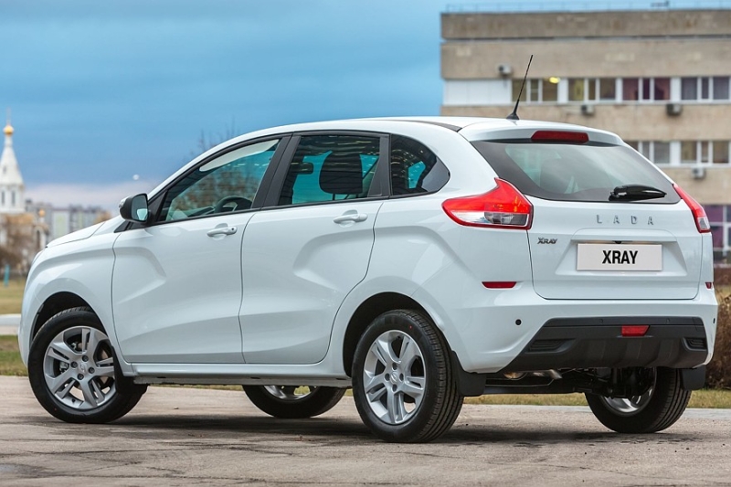 Выбираем хэтчбек B-класса с пробегом за 1,5 миллиона рублей: моторы – одни, коробки – разные