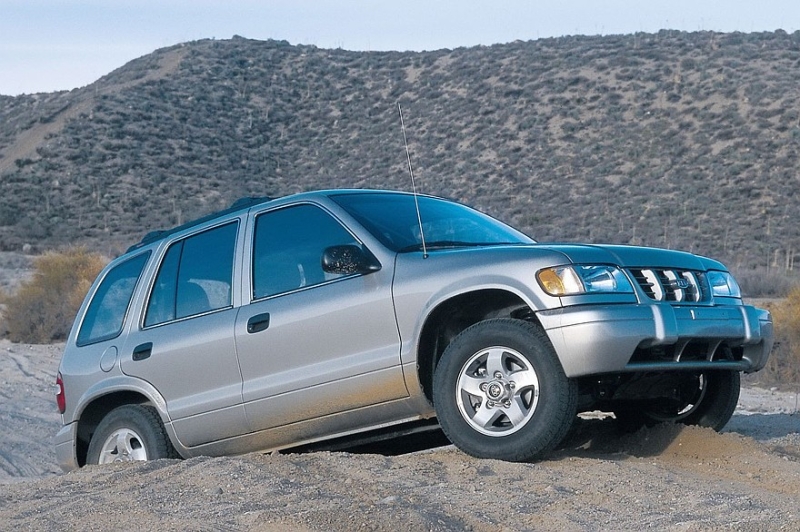 Выбираем рамный внедорожник с пробегом за 500 тысяч рублей: семиместные есть, надёжных – нет