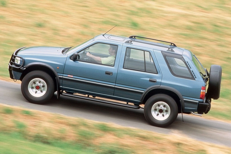 Выбираем рамный внедорожник с пробегом за 500 тысяч рублей: семиместные есть, надёжных – нет