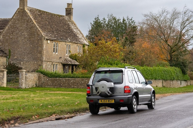 Выбираем рамный внедорожник с пробегом за 500 тысяч рублей: семиместные есть, надёжных – нет