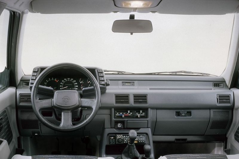 Выбираем рамный внедорожник с пробегом за 500 тысяч рублей: семиместные есть, надёжных – нет