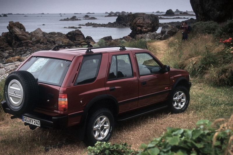 Выбираем рамный внедорожник с пробегом за 500 тысяч рублей: семиместные есть, надёжных – нет