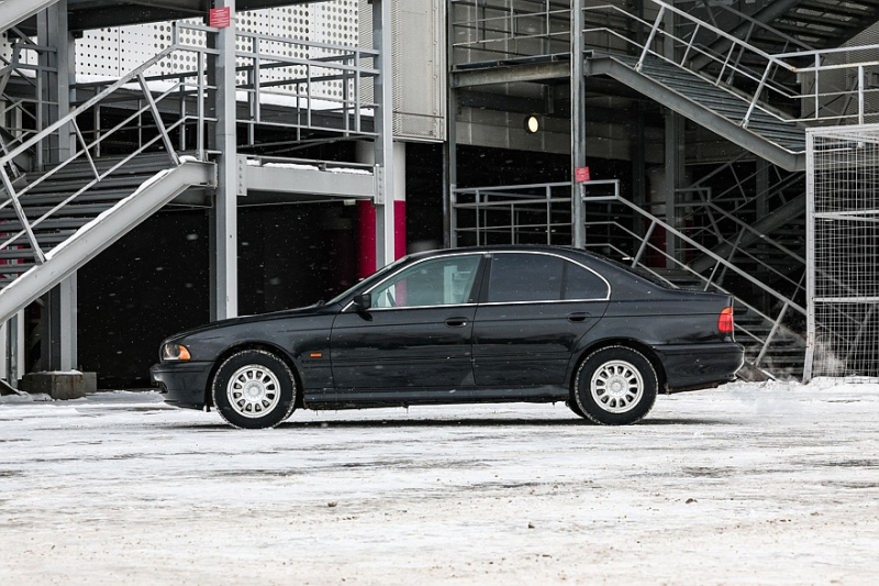 BMW 5 series IV (E39) с пробегом: гнилое днище и последствия самодельных улучшений