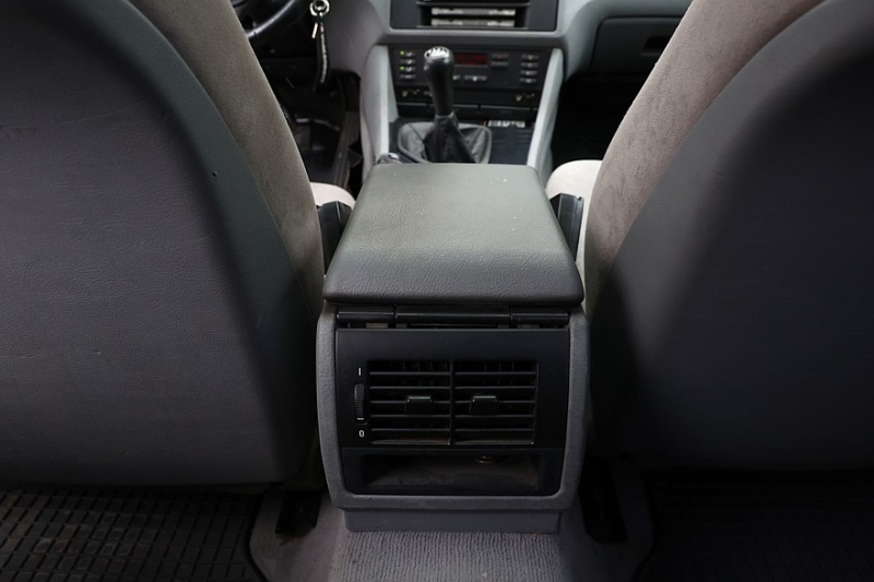 BMW 5 series IV (E39) с пробегом: гнилое днище и последствия самодельных улучшений