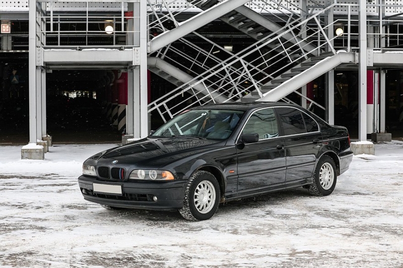 BMW 5 series IV (E39) с пробегом: гнилое днище и последствия самодельных улучшений