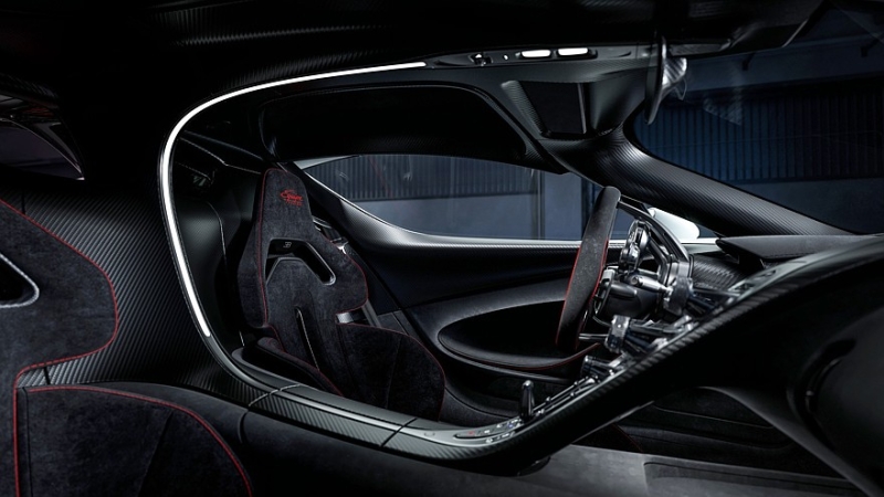 Bugatti Tourbillon с пакетом Équipe Pur Sang: восемь (!) выхлопных труб и гоночный дух