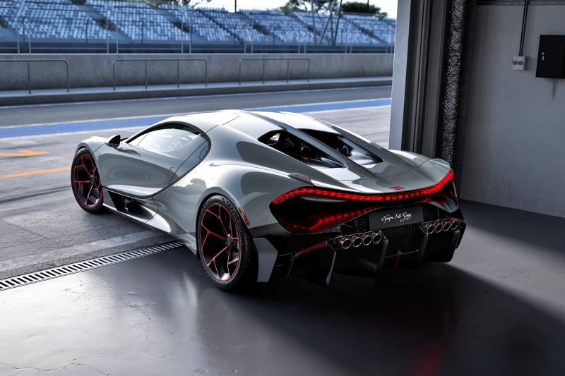 Bugatti Tourbillon с пакетом Équipe Pur Sang: восемь (!) выхлопных труб и гоночный дух