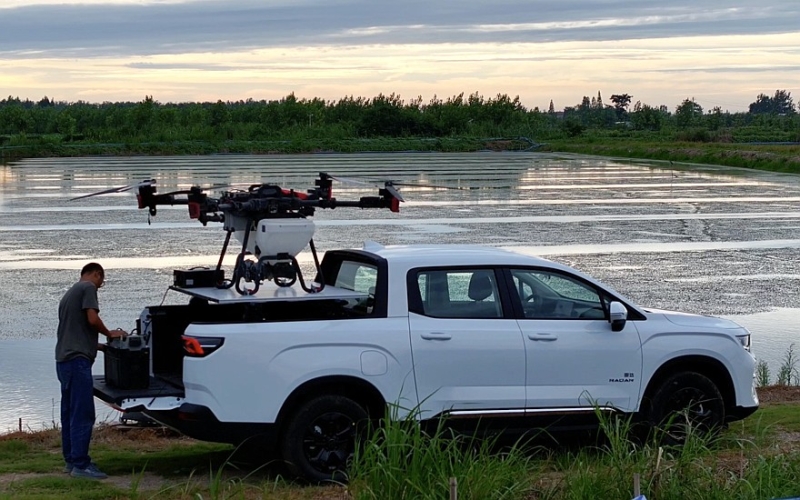 Пикап Radar от Geely обзавёлся дальнобойной версией с сельскохозяйственным коптером