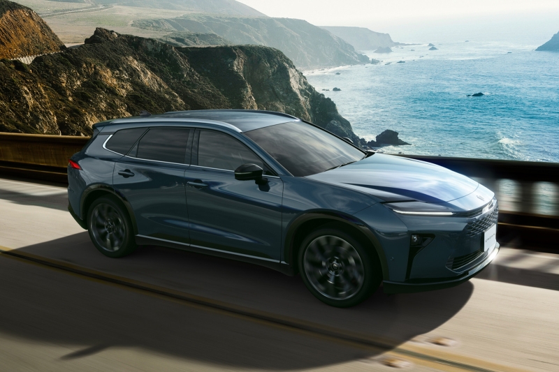 Toyota объявила о старте продаж кроссовера Crown Estate на домашнем рынке