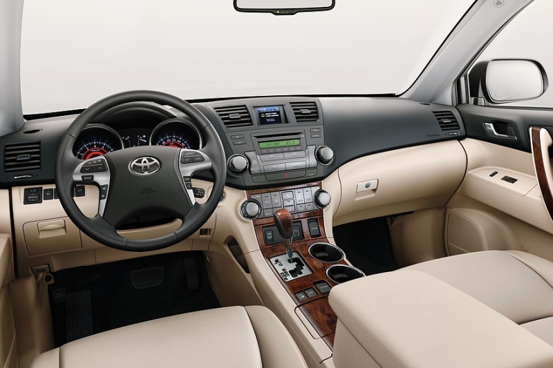 Выбираем кроссовер E-класса с пробегом за 1,5 миллиона: украденные фары и вожделенный 3,5