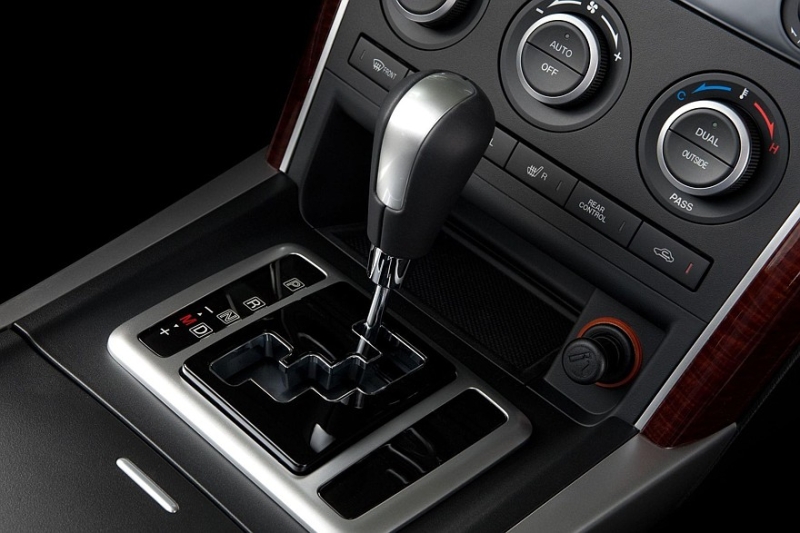 Выбираем кроссовер E-класса с пробегом за 1,5 миллиона: украденные фары и вожделенный 3,5